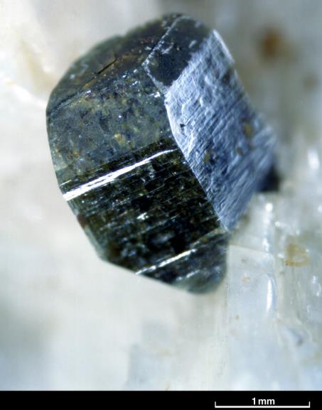 
Gadolinite in a cavity associated with albite and quartz, Northern Arran granite (Hyslop et al., 1999)